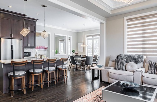 Cooksville House | Big House near China Town, Airport, Mississauga South