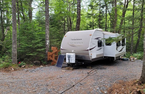 Upper New Cornwall House | Big Lake Mushamush -Beautiful 27 ft Coachmen Catalina Deluxe RV