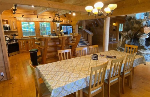 Beaver Cove Cabin | Big Moose Lodge- Waterfront*Snowmobile/ATV Access