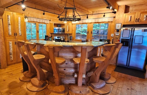 Beaver Cove Cabin | Big Moose Lodge- Waterfront*Snowmobile/ATV Access