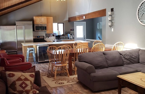 Innsbruck Val Moritz House | Big Mountain Views for Large Groups Near Granby Ranch