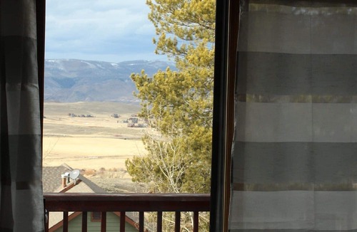 Innsbruck Val Moritz House | Big Mountain Views for Large Groups Near Granby Ranch