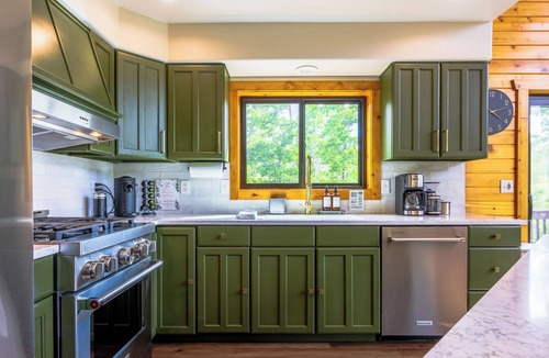Michigan Hill Cabin | Big Mountain Views, Seclusion, Hot Tub, Fire Pit