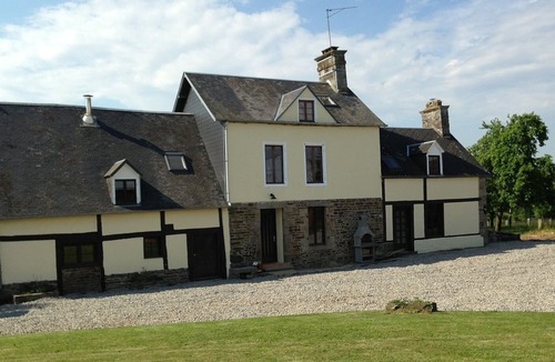 Grandparigny House | Big Normandy Farmhouse Sleeping 18