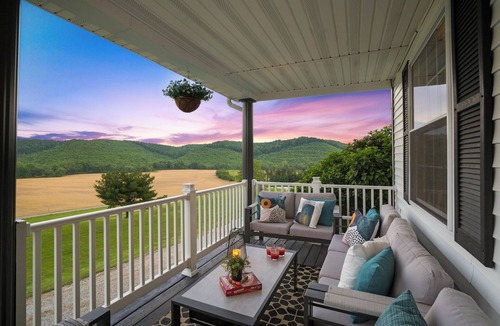 Laurelville House | Big Pine Alpine | EpicViews, HotTub, Pickleball, GameRoom, Gym & More