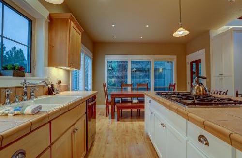 RiverWild House | Big Pine Home on Deschutes River Trail