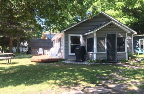 Honor Cottage | Big Platte Lake Waterfront Cottage!
