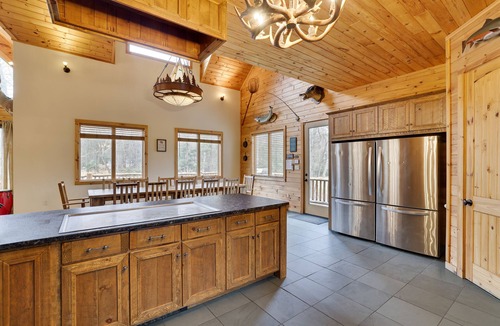 Tannersville House | BIG POCONO LODGE “Largest Home @ Camelback”