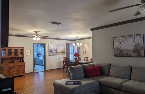 Frankston House | Big Red Comfortable, welcomes pets, & sleeps 6