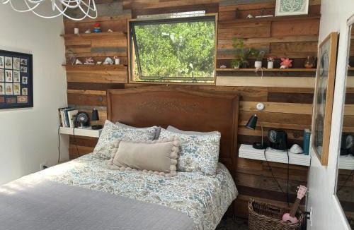 Point Loma Villa | Big Red Lodge Cottage