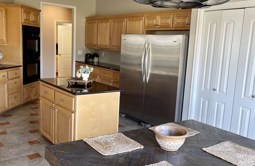 Marietta House | Big Red’s Retreat at Lake Murray-Country Living- Winstar Casino/Concerts/Golf