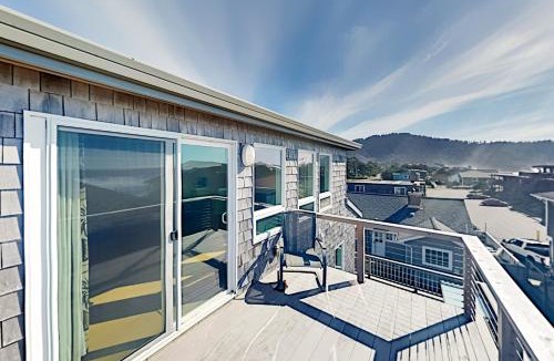 Neskowin House | Big Retreat