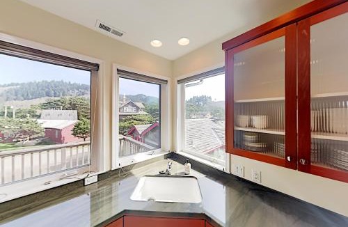Neskowin House | Big Retreat