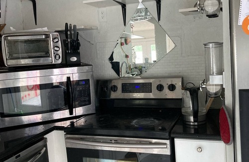 Houston House | BIG room with multiple beds