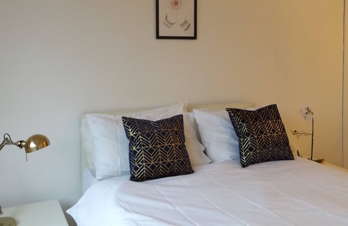 Binley House | Big size room in coventry