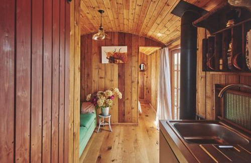 Pembridge House | Big Sky Hideaway