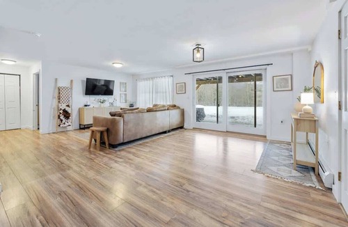 Newbury Apartment | "Big Sky" Retreat Atop Sunapee - Overflow/"Flex"