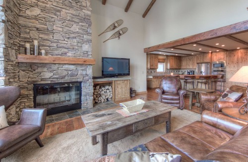 Big Sky House | Big Sky Vacation Rentals: Black Eagle 25