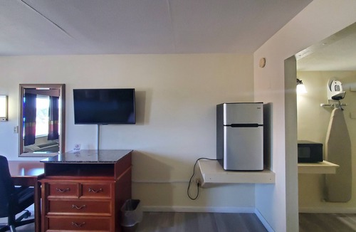 Madisonville Hotel | Big Spring Inn