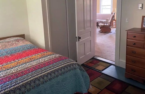 St. Johnsbury Center Apartment | Big, sunny and simple.