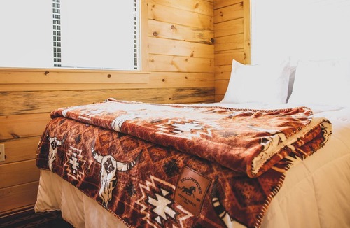 Amarillo Cabin | Big Texan Cabins Summ