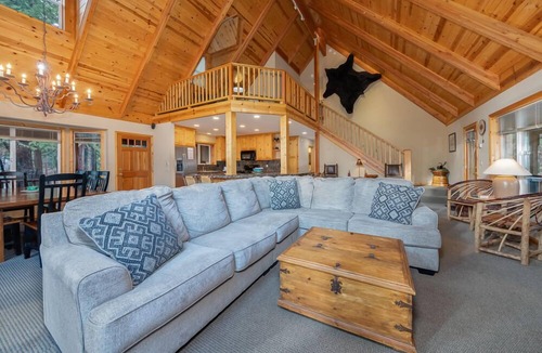 Arnold Cabin | BIG TIMBER LODGE - 4 BR/3 FULL 1 HALF BA PLUS LOFT & REC ROOM