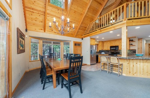 Arnold Cabin | BIG TIMBER LODGE - 4 BR/3 FULL 1 HALF BA PLUS LOFT & REC ROOM