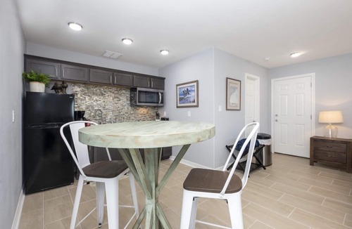 Rockport Apartment | Big Tree Cottages by Miss Kitty’s