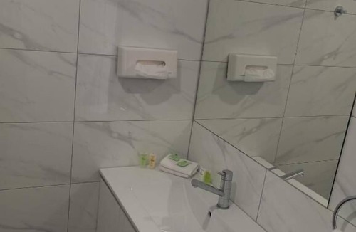 Shepparton South Hotel | Big Valley Lakeside Paradise Motor Inn