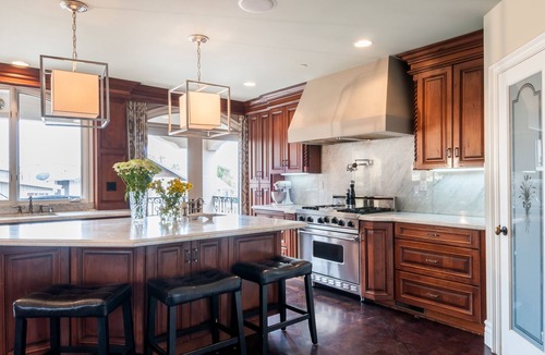 The Strand House | BIG VIEWS,ELEGANT,STEPS TO SAND AND TOWN