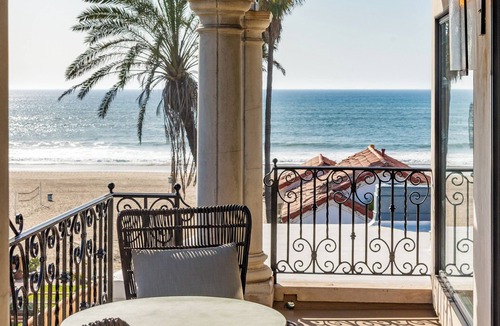 The Strand House | BIG VIEWS,ELEGANT,STEPS TO SAND AND TOWN