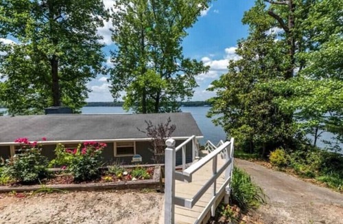 Valley House | Big Water Views on Lake Harding!