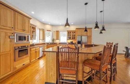 New London House | BigBear Lodge: Mt. Sunapee/Hot tub/Firepit