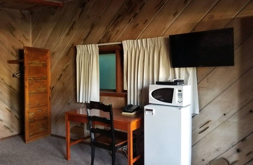 Willow Creek Hotel | Bigfoot Motel