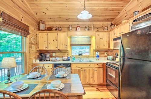 Blue Ridge Cottage | 'bigfoot's Hideout' in Blue Ridge w/Hot Tub!