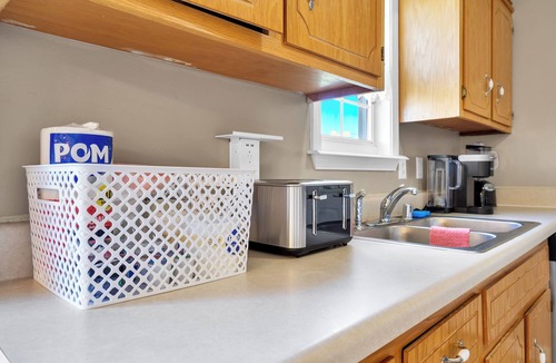 Oak Grove House | Bigger & Better 3BR Home for 8 | Mid-Term | King