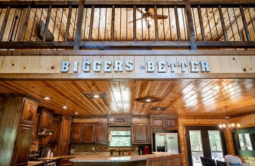 Broken Bow Apartment | Bigger IS Better! Spacious 5 BR Hideaway