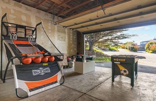 Bodega Bay House | Biggest Backyard in Bodega Bay + Hot Tub