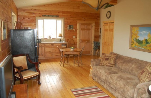 Nathrop Cabin | Bighorn Lodge - plenty of room for friends and family!