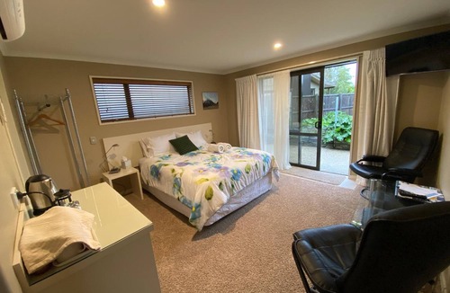 Omarama Bed & Breakfast | BigSky Bed and Breakfast