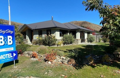 Omarama Hotel | BigSky Bed and Breakfast