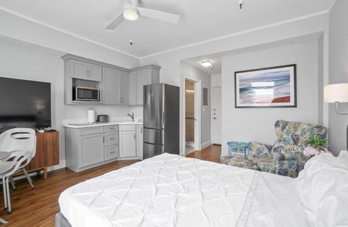 Palm Beach Apartment | BIJOU TERRACE - Palm Beach - Pool - Beach