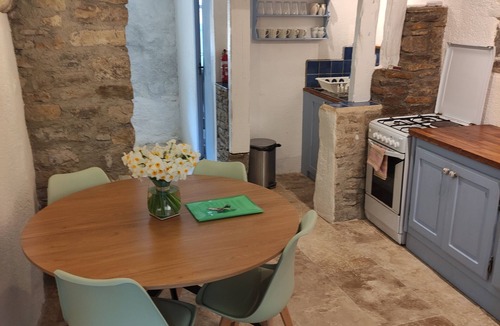 Saint-Antonin Noble Val House | Bijou Village House With Pool In Tranquil Courtyard Gardens