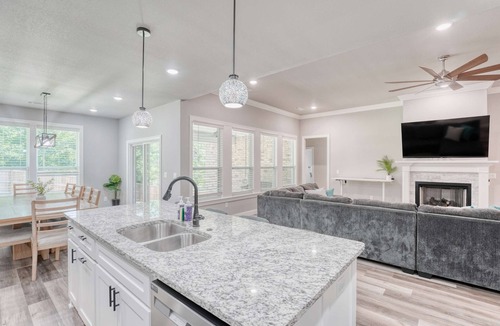 Bella Vista House | Bike-Friendly Retreat with Fenced Yard & Trails