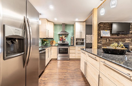 Bella Vista Cottage | Bike, Hike & Lake @Bleu- Little Sugar- Pet friendly, 2BR 2.5 Bath house