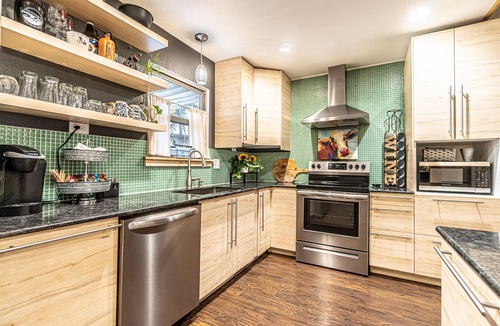 Bella Vista Cottage | Bike, Hike & Lake @Bleu- Little Sugar- Pet friendly, 2BR 2.5 Bath house