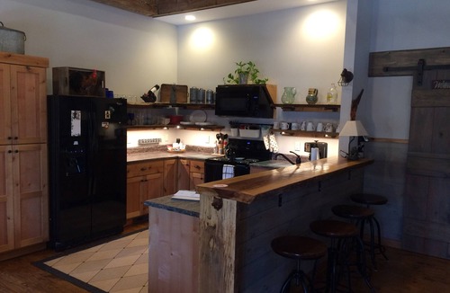 Cedar Mountain House | Bike,hike trails in minutes. New, rustic cabin near Brevard, DuPont,Pisgah nn