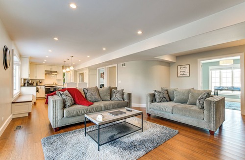 Prospect Heights House | Bike & Kayak: Lakefront Prospect Heights Home