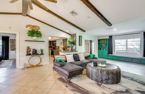 Caloosahatchee Cottage | Bike to Dtwn: Home w/Hot Tub & BBQ in Cape Coral