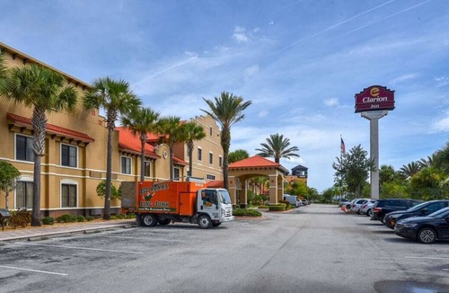 National Gardens Condo | Bike Week Perfection